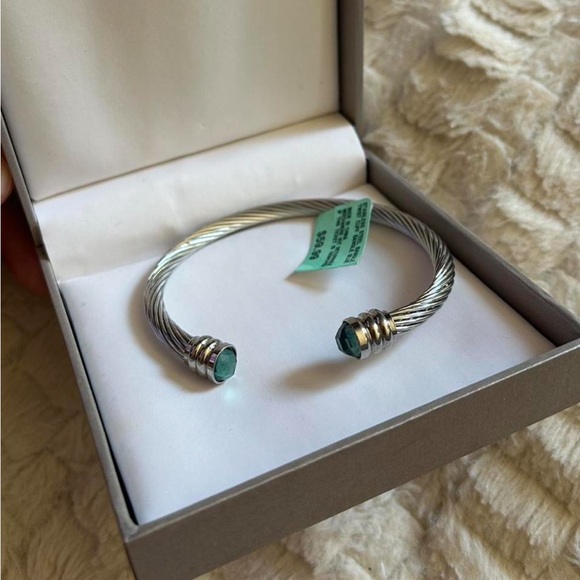 Silver and Green Cable Bracelet - Picture 1 of 3